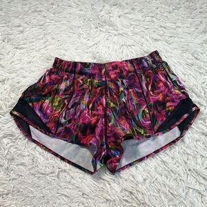Lululemon Hotty Hot Low Rise Short 2.5" Hyper Flow Pink Multi / Black
